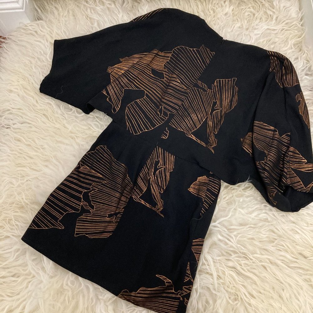 HALSTON HERITAGE Kimono-sleeve Faux-wrap Printed Dress In Black Antique - Picture 12 of 15